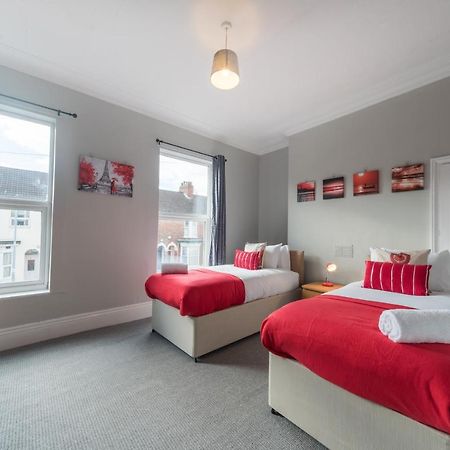 3 Bedroom Saks - 2 Living Area House In Newland Ave Hull Кингстон-апон-Халл Экстерьер фото