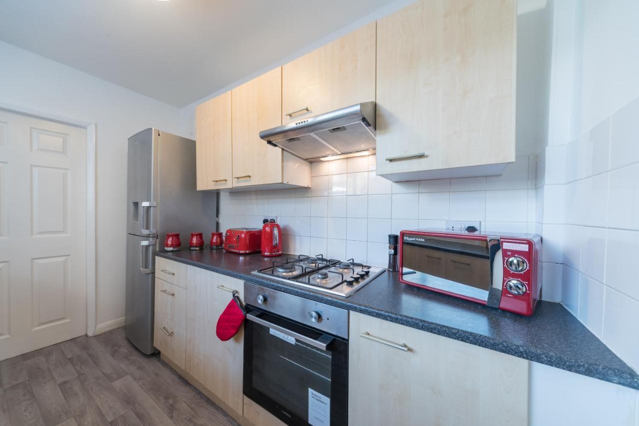 3 Bedroom Saks - 2 Living Area House In Newland Ave Hull Кингстон-апон-Халл Экстерьер фото