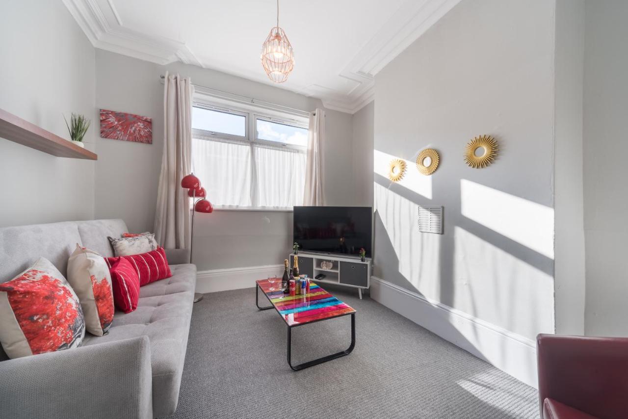 3 Bedroom Saks - 2 Living Area House In Newland Ave Hull Кингстон-апон-Халл Экстерьер фото