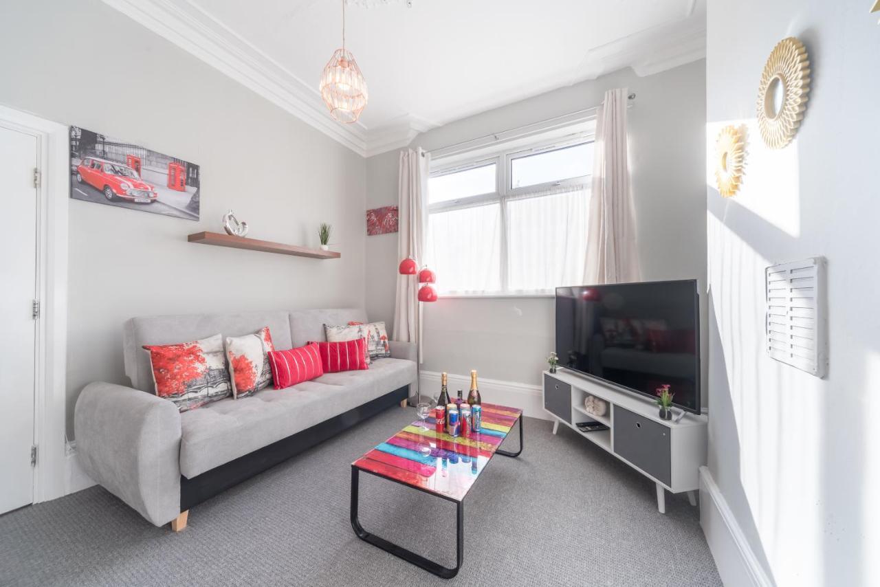3 Bedroom Saks - 2 Living Area House In Newland Ave Hull Кингстон-апон-Халл Экстерьер фото